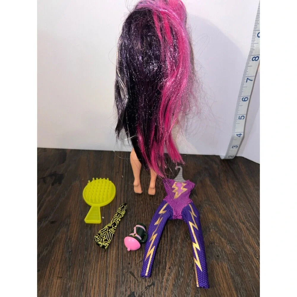 LOL Surprise OMG Movie Magic Miss Direct Fashion Pink Black‎ Hair w/Accessories